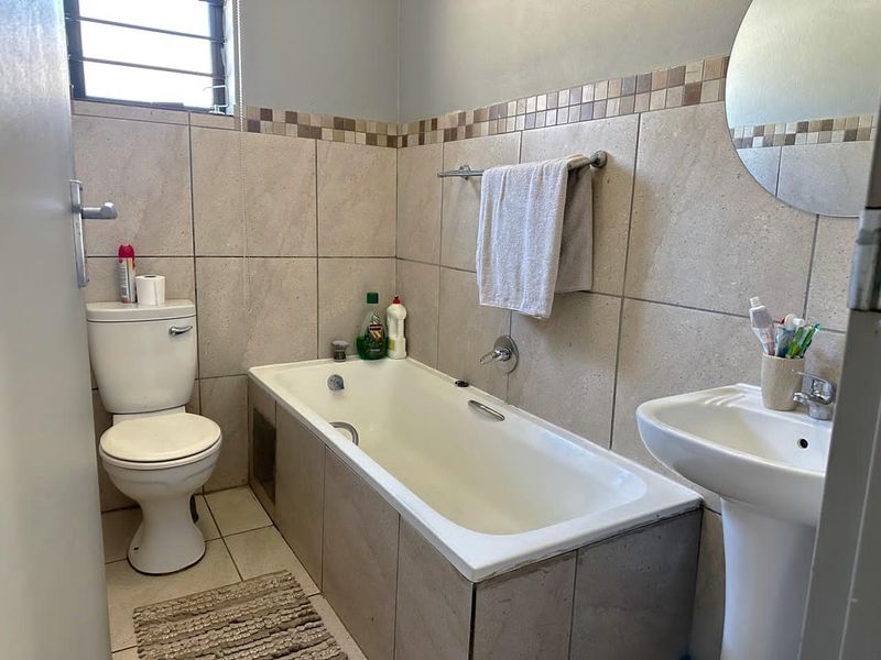 COZY 3 BED IN LEOPARD'S REST ESTATE.. - Photo 10