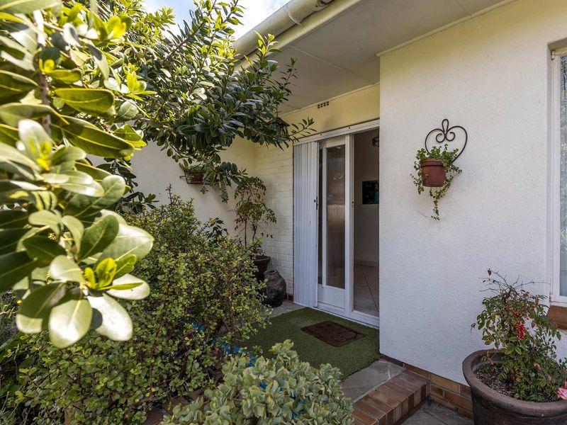 Spacious family home in the heart of Milnerton - Photo 5