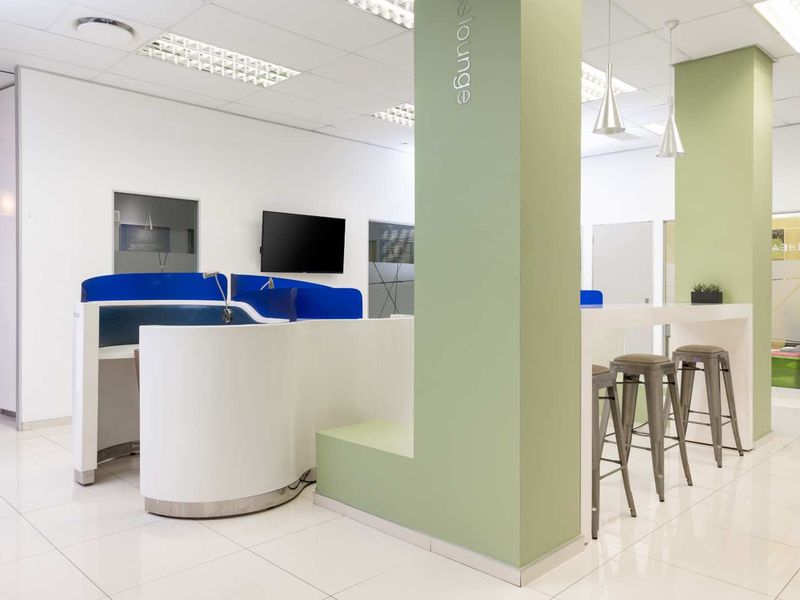 All-inclusive access to professional office space for 2 persons in Regus Dainfern, Maroun Square. - Photo 4