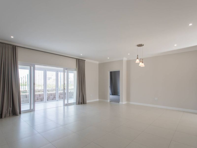 Three-bedroom home with lock-up and go lifestyle located in The Vines II on Val de Vie Estate - Photo 3