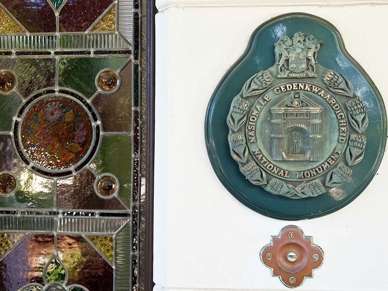 GRACIOUS HERITAGE BUILDING IN MORNINGSIDE - Photo 10