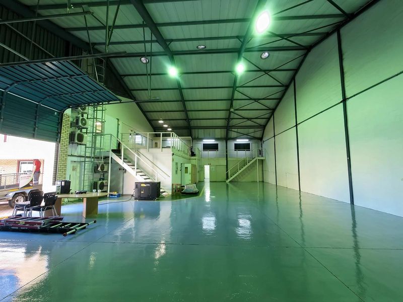 1189SQM WAREHOUSE PREMISES TO LET ALONG KOEBERG ROAD - Photo 5