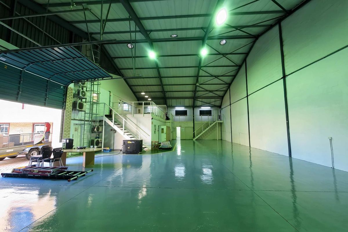 1189SQM WAREHOUSE PREMISES TO LET ALONG KOEBERG ROAD - Photo 5
