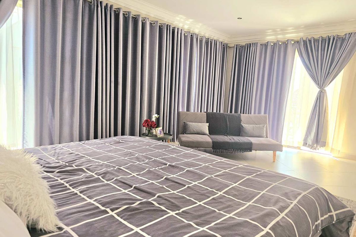 Discover Your Dream Home with Breathtaking Views at Olympus Range in Oak Land Estate! - Photo 3