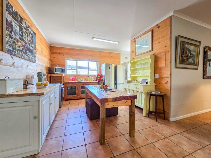 Four bedroom family home for sale in Harbour area. - Photo 7