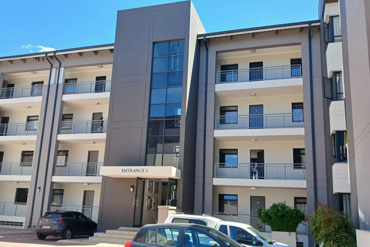 Modern and Stylish Apartment in Prime Location - Photo 5