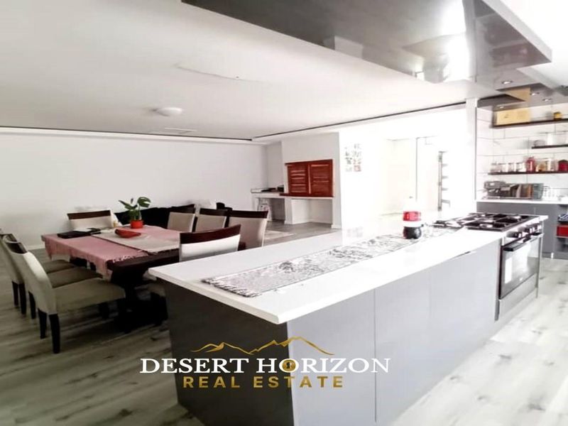 Erongo, Walvisbay, Wakuna | 3 Bedroom Sea front House For Sale / Investment Oppertunity!!! - Photo 6
