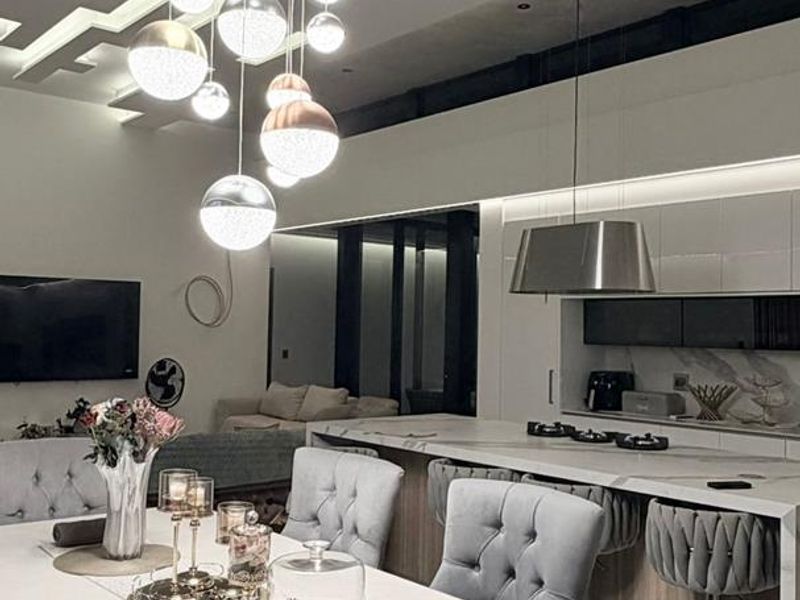 Luxury Coastal Living in Prestigious Gold Coast Estate - Photo 7