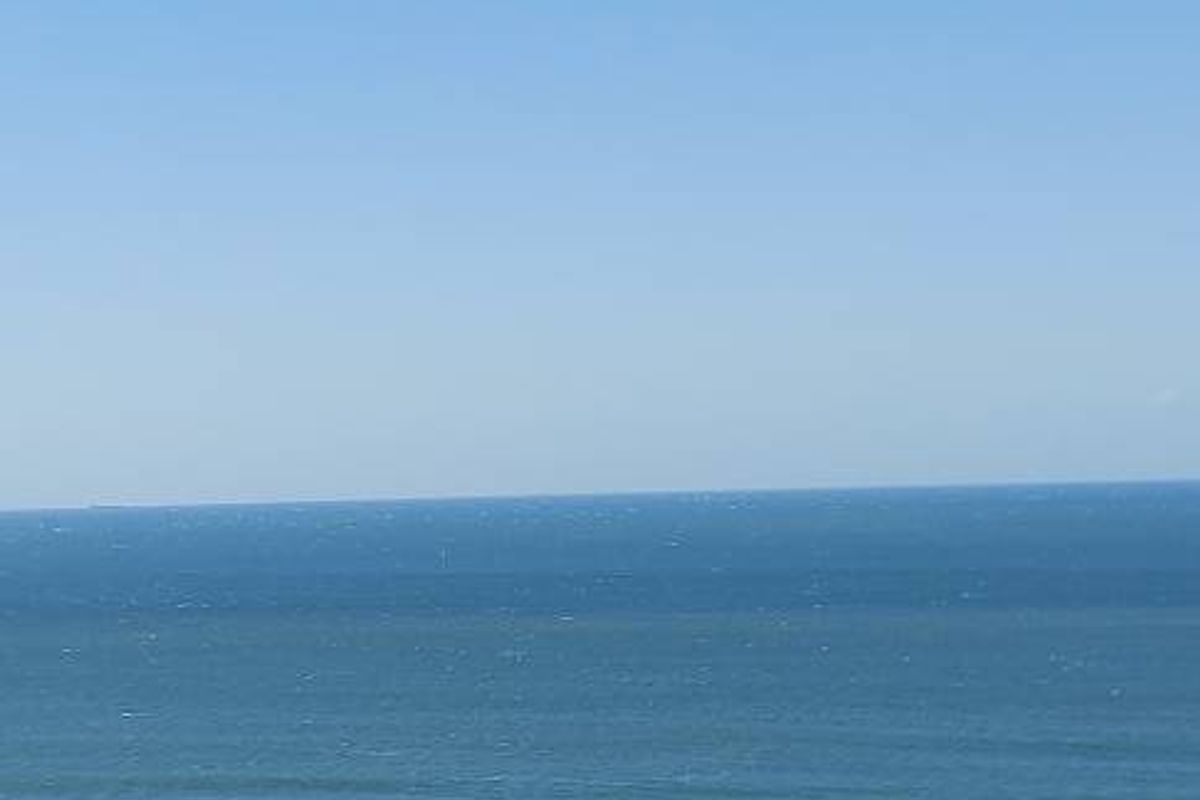 **Stunning Air BNB Apartments** Oceanic Gem with Unparalleled Sea Views – Fully Furnished** - Photo 5