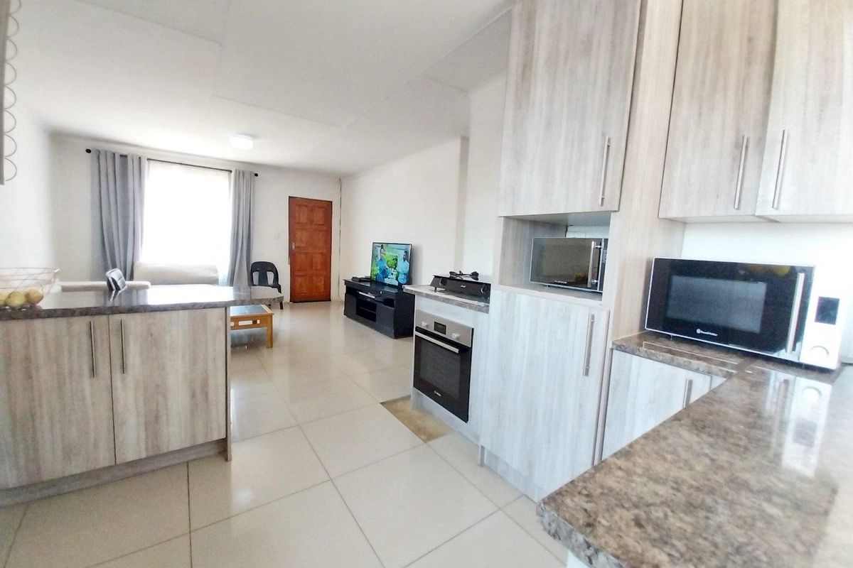 Family Home 3 Bedroom, 2 Bathroom House in Tirong Kya Sands For Rental - Photo 3