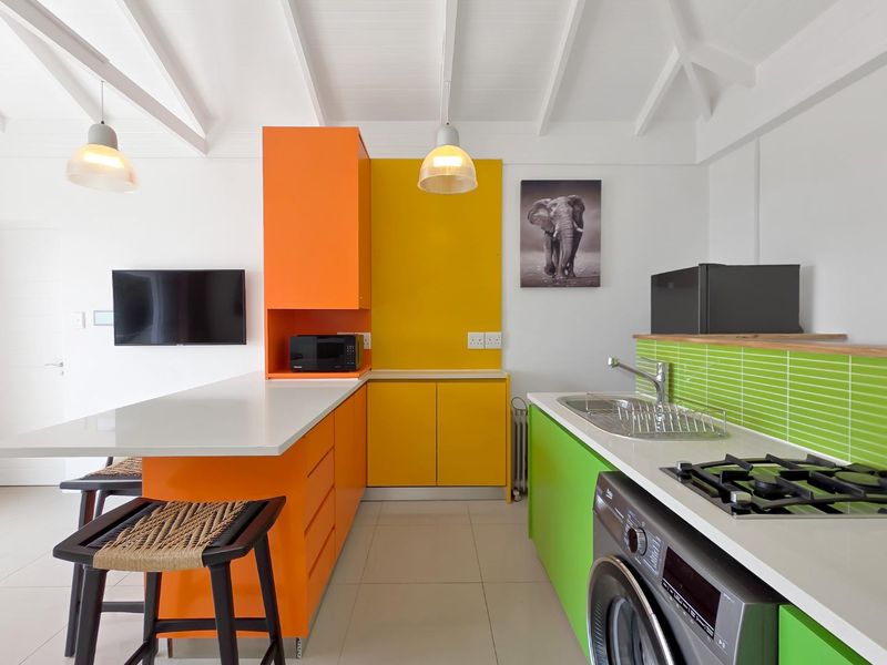 Secluded Comfort: Furnished Apartment with Parking - Photo 7