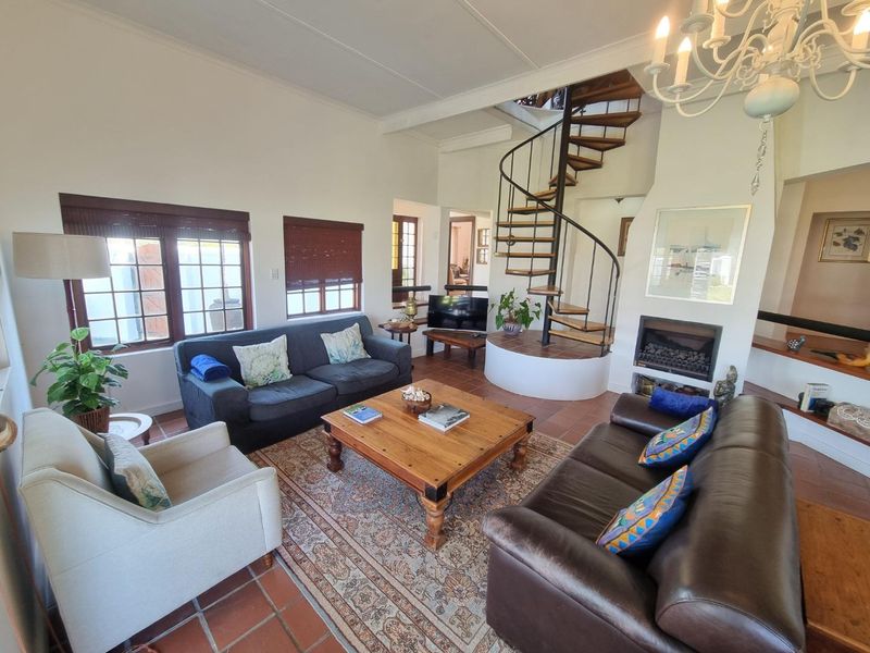 Charming Thatched Home with Ocean & Mountain Views! - Photo 7