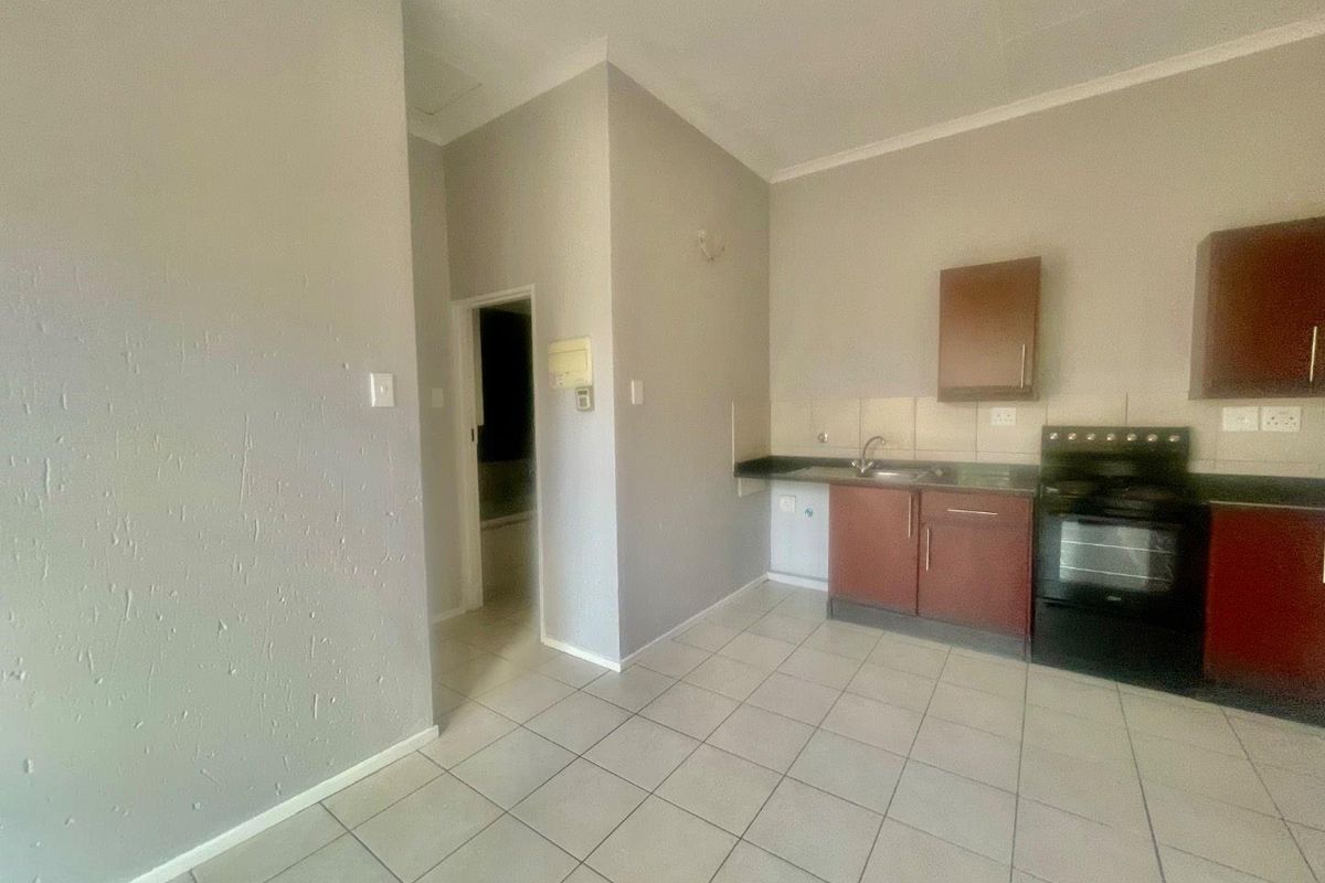 Modern 2-Bedroom Apartment for Rent in Kempton Park Central - Photo 2