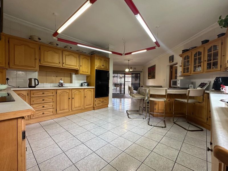 Why settle for less when you can bring your family in this unbelievable home. - Photo 3