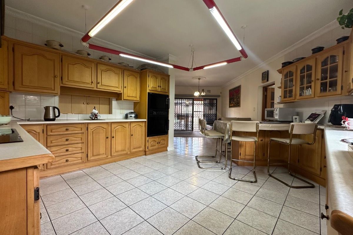 Why settle for less when you can bring your family in this unbelievable home. - Photo 3