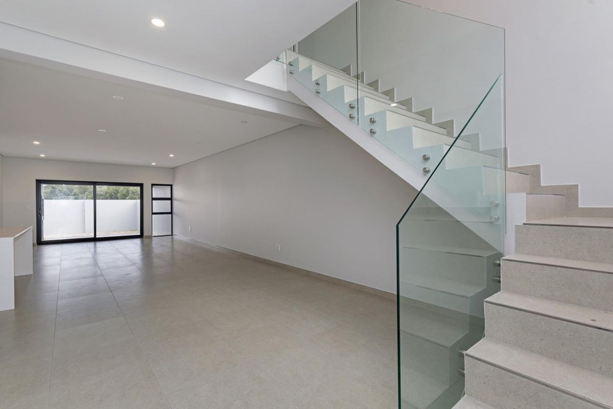 Modern Elegance in Prime Sandown – Brand New 4-Bedroom Home under Construction Including Transfer Duty | No VAT - Photo 2
