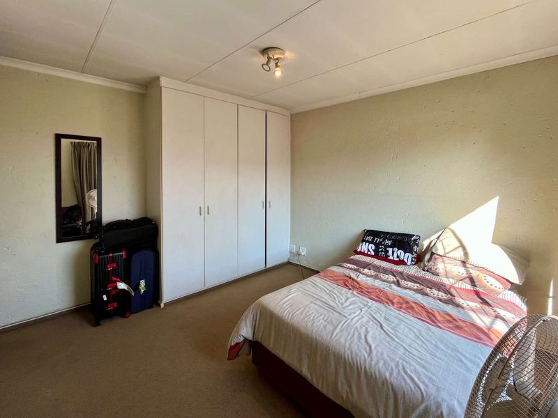 Beautiful 2-Bedroom Duplex with Generous Yard in Rooihuiskraal North - Photo 10