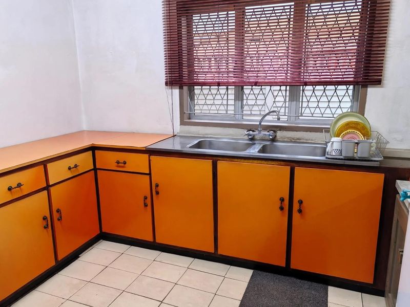 Great Investment Opportunity 3 Bedroom Home with Outbuilding - Photo 5