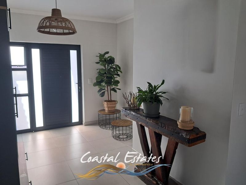 Stunning 3-Bedroom Home in Extension 39, Swakopmund - Photo 2