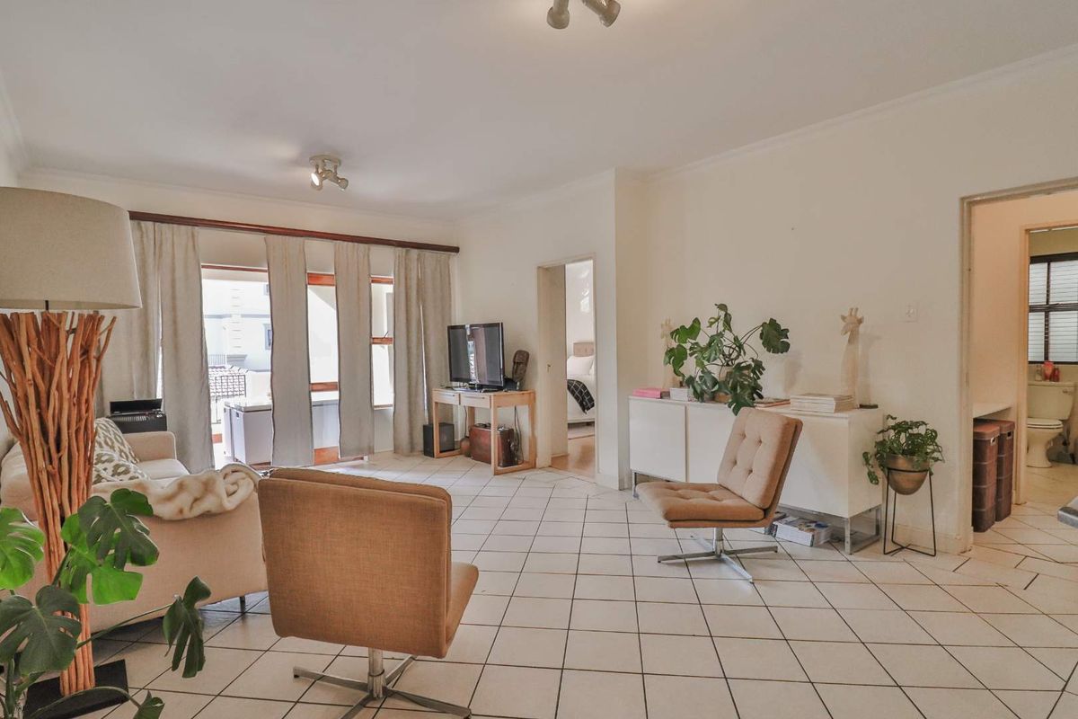 Lovely 2 bedroom, 2 bathroom available for sale in Bryanston - Photo 5
