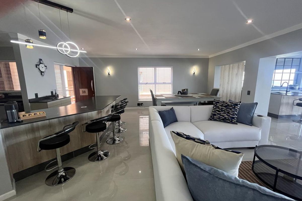 Where modern elegance meets ocean infinity – your Simbithi escape awaits. - Photo 5