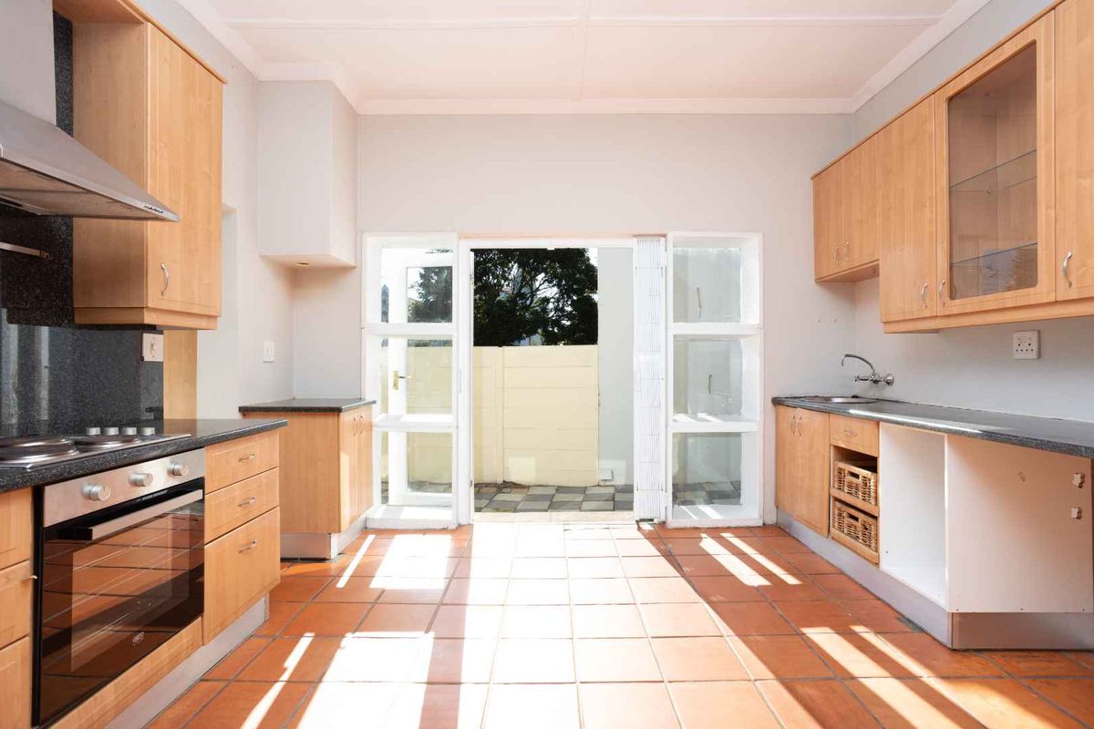 Exciting Opportunity in Rondebosch Village! - Photo 4