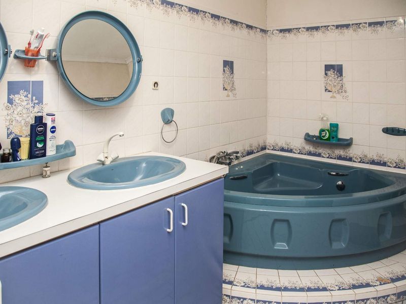 HOUSE FOR SALE - HOCHLAND PARK - Photo 3