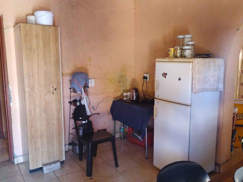 3 bedrooms house for sale in Soshanguve HH - Photo 5