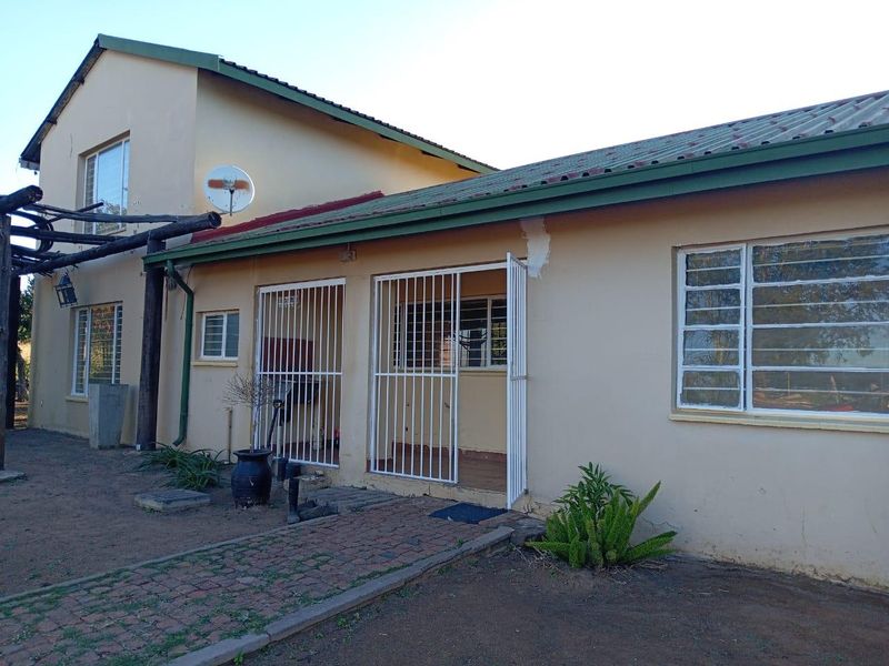 "Dream Big: 8.5 Hectares of Opportunity in Vastfontein! - Photo 3