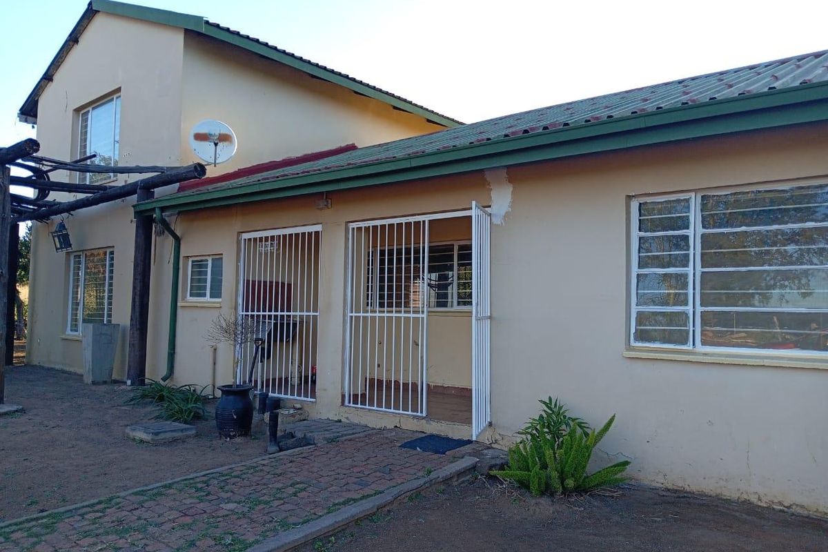 "Dream Big: 8.5 Hectares of Opportunity in Vastfontein! - Photo 3