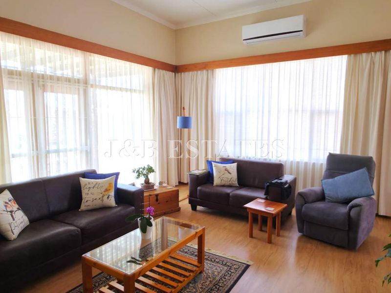 Family House With Flatlet - Photo 4