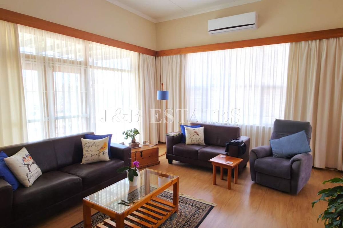 Family House With Flatlet - Photo 4