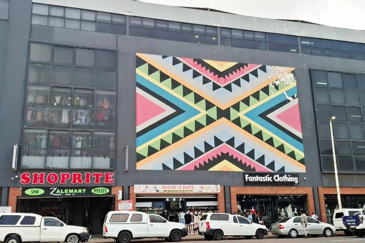 **Unlock Your Business Potential in a Prime Retail Space** - Photo 2