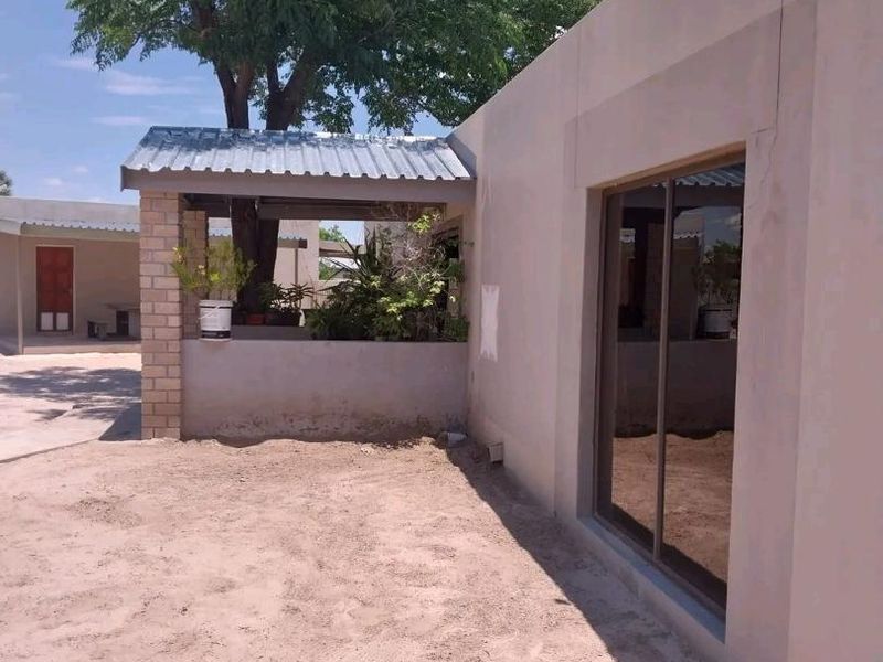 ✨ FOR SALE | Ondangwa Extension 4 ✨ Space, location & opportunity in one property! - Photo 7