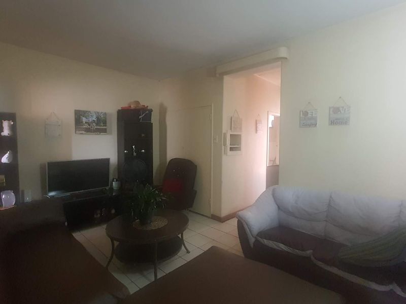 **Starter Apartment in Sunnyside, Pretoria – Ideal for Students or Investors** - Photo 8