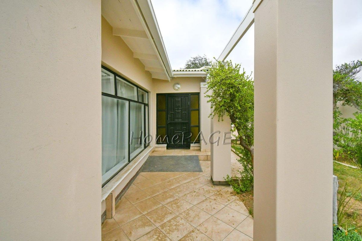 CENTRAL, WALVIS BAY:  4 Bedr Home CLOSE TO SCHOOLS is for Sale - Photo 2