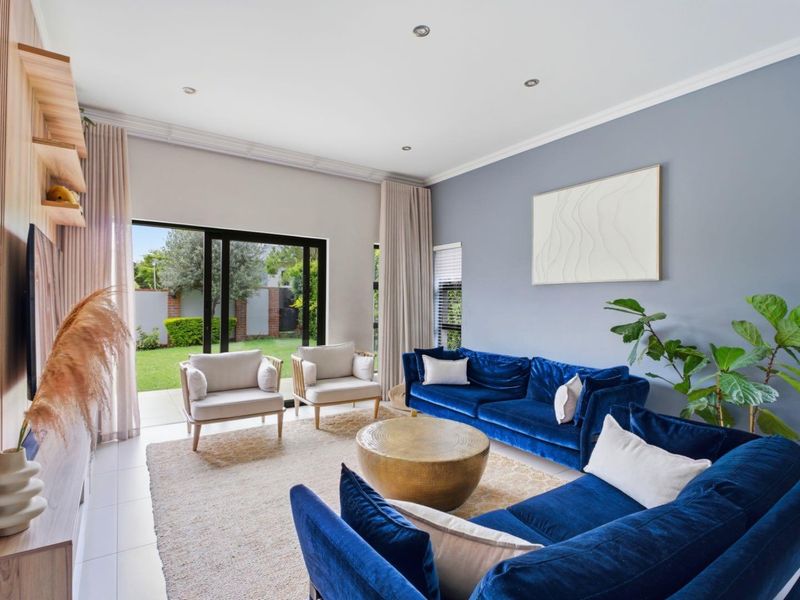 Modern Four Bedroom Home For Rental in Waterfall Country Village Estate - Photo 4