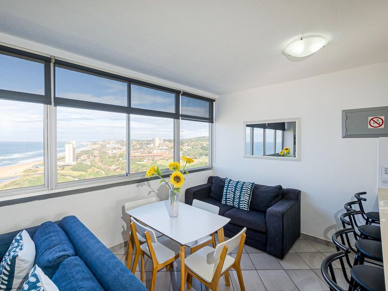 Modern, furnished and on the beach - Photo 2