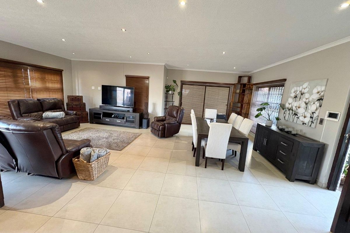 5 Bedrooms Finished House To Rent in Long Beach - Photo 3