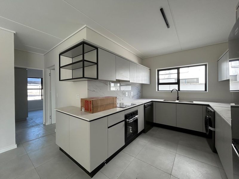 3 Bedroom Apartment - First Floor - Photo 4