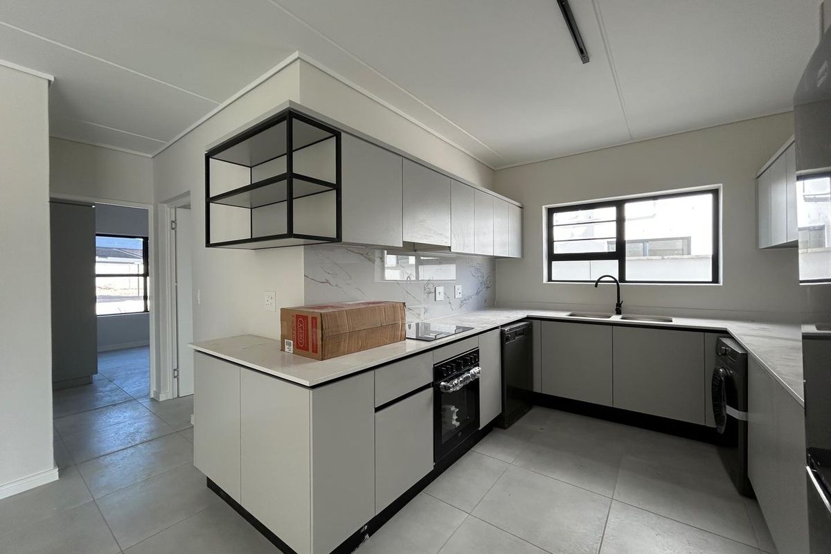 3 Bedroom Apartment - First Floor - Photo 4