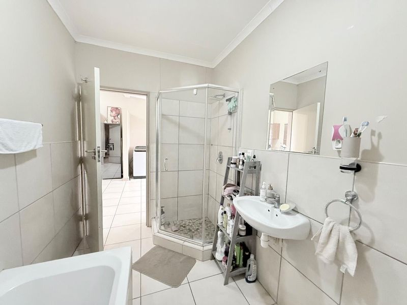 CORNER UPPER FLOOR UNIT OF ONLY 8 UNITS IN THR COMPLEX - Photo 10