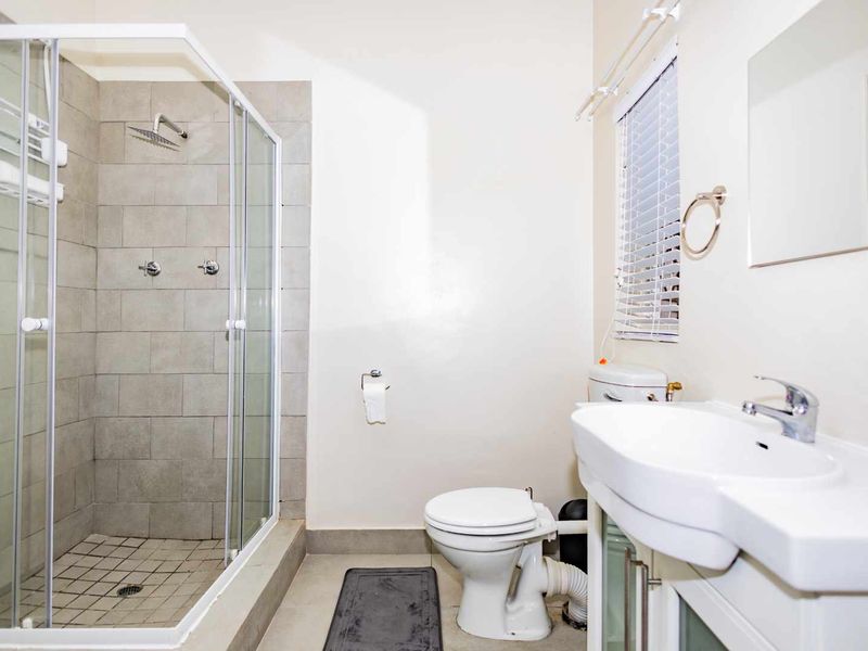 Urban Oaks Guest House - Photo 7