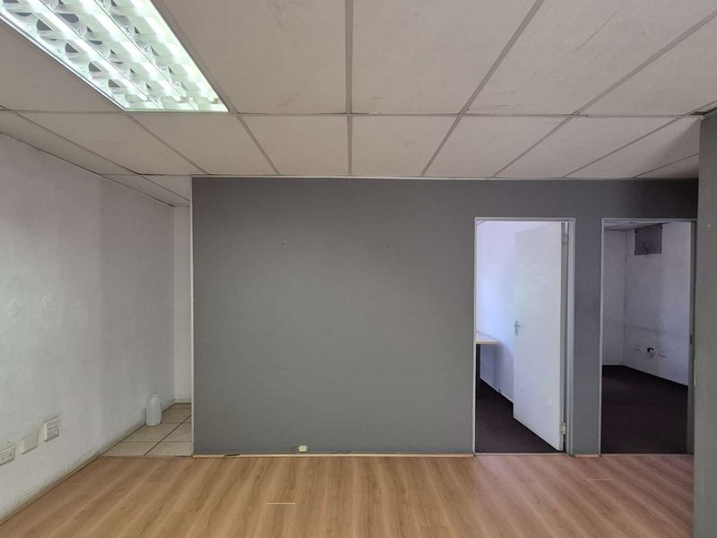 Northgate Office Park - 2 Offices avaialble  - Deal of the Year! - Photo 4