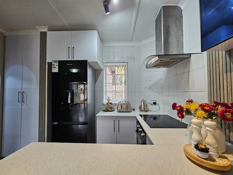 Discover easy coastal living in this charming 2-bedroom simplex in Meer en See - Photo 2