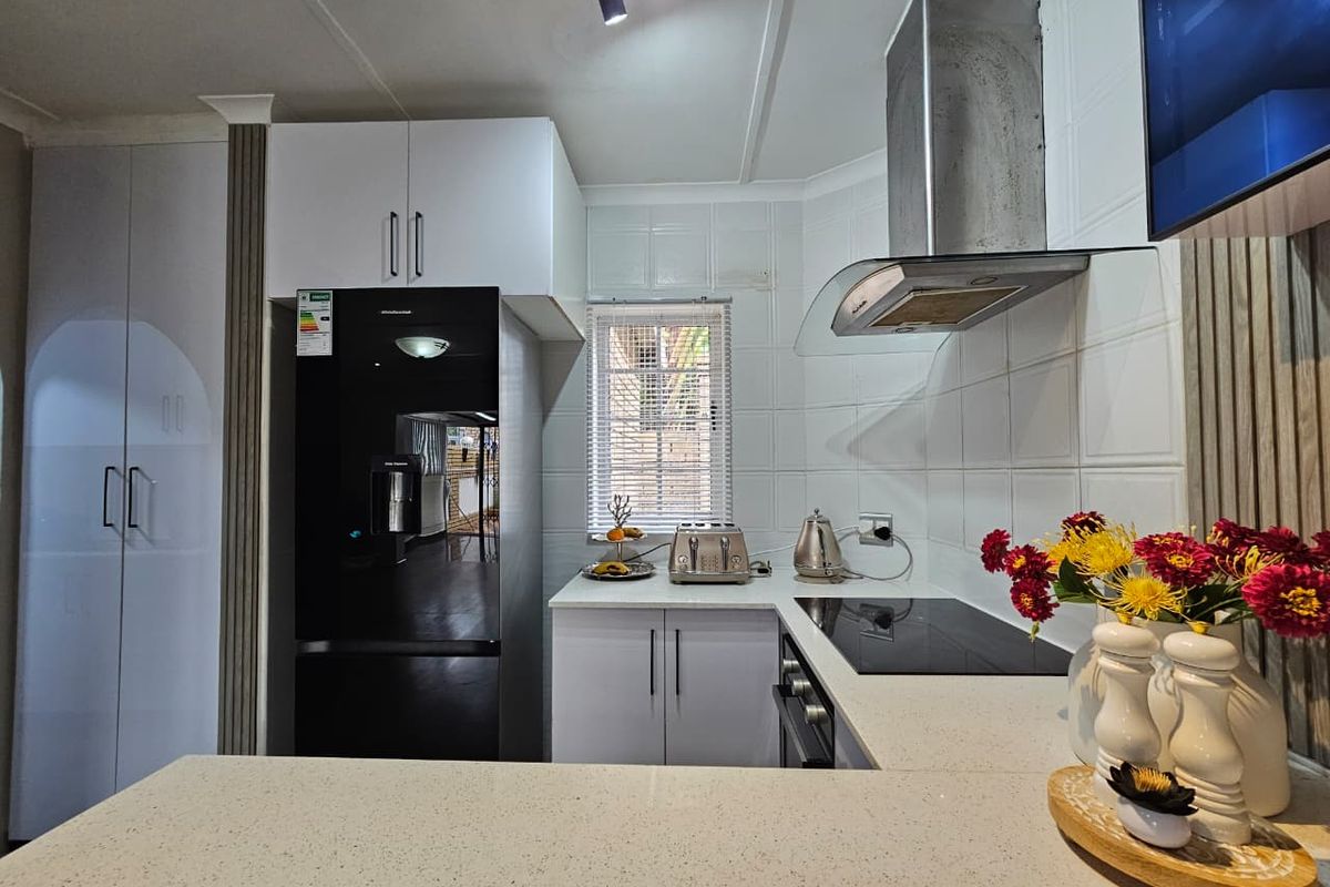 Discover easy coastal living in this charming 2-bedroom simplex in Meer en See - Photo 2