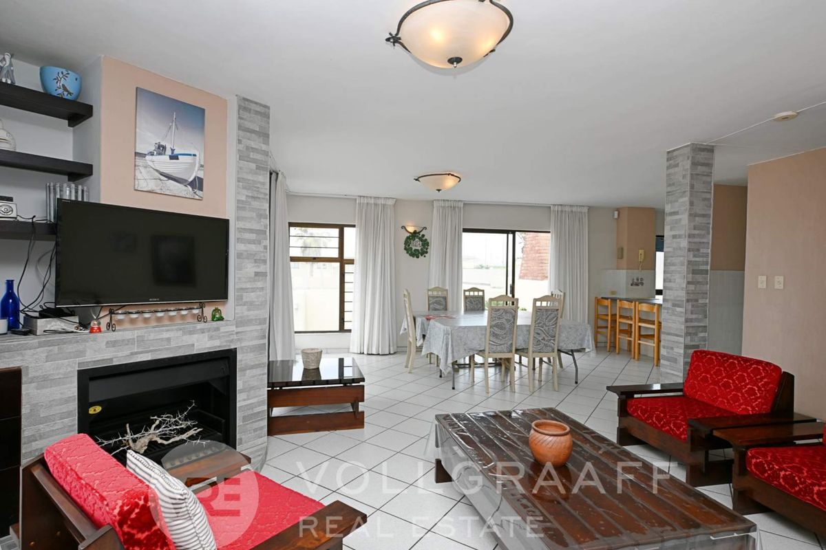 4 Bedroom Townhouse for Sale in Swakopmund Town Centre - Photo 4