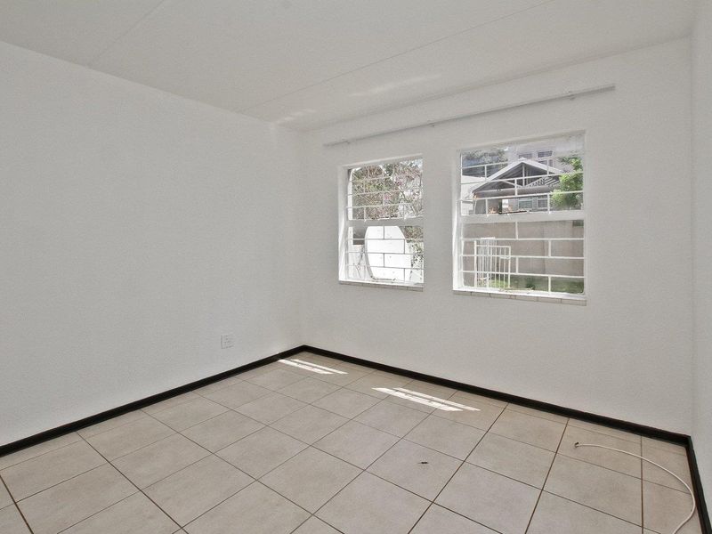 Secure Garden Living in the Heart of Morninghill Estate! - Photo 7