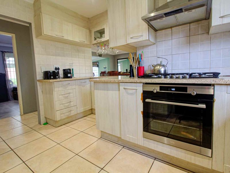 Spacious Family Living: Your Perfect Home is Here - Photo 9