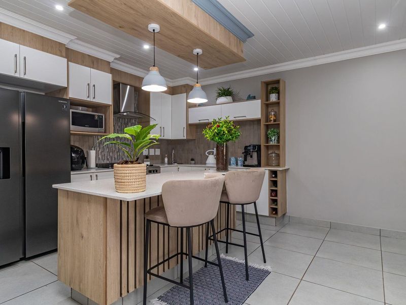 Modern and neat as a pin family home in Island View - Photo 7